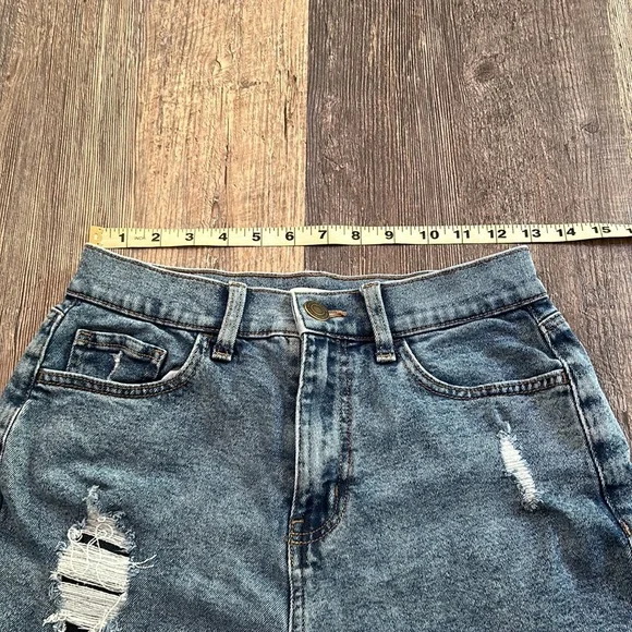 SO High Rise Boyfriend Midi Denim Jean Shorts Size 7/28 W - Picture 7 of 9